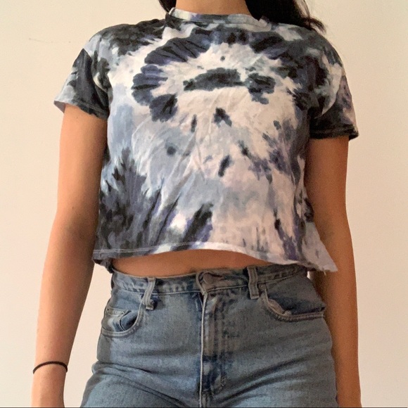 💙 Tie-Die Blue T-Shirt 💙 - Picture 2 of 3